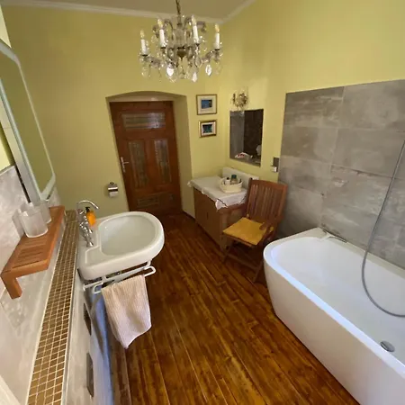 Altes Stadthaus Von 1909-liebevoll Renoviert 홈스테이