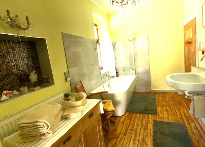 Homestay Altes Stadthaus Von 1909-liebevoll Renoviert *